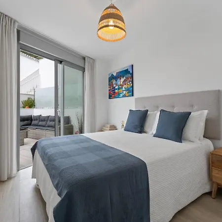 Modern And Elegant With Two Terraces شقة
