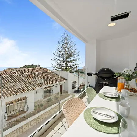 Modern And Elegant With Two Terraces شقة ميخاس
