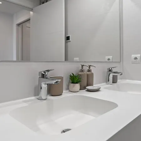 شقة Modern And Elegant With Two Terraces